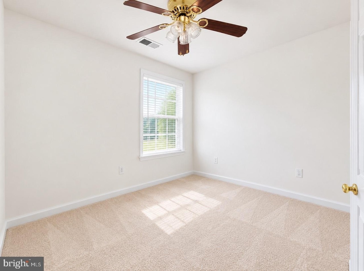 13677 Venturi Ln #236 - Photo 5 of 10