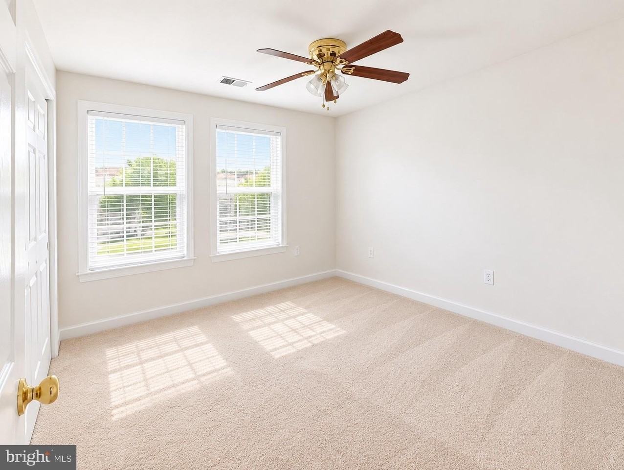13677 Venturi Ln #236 - Photo 7 of 10