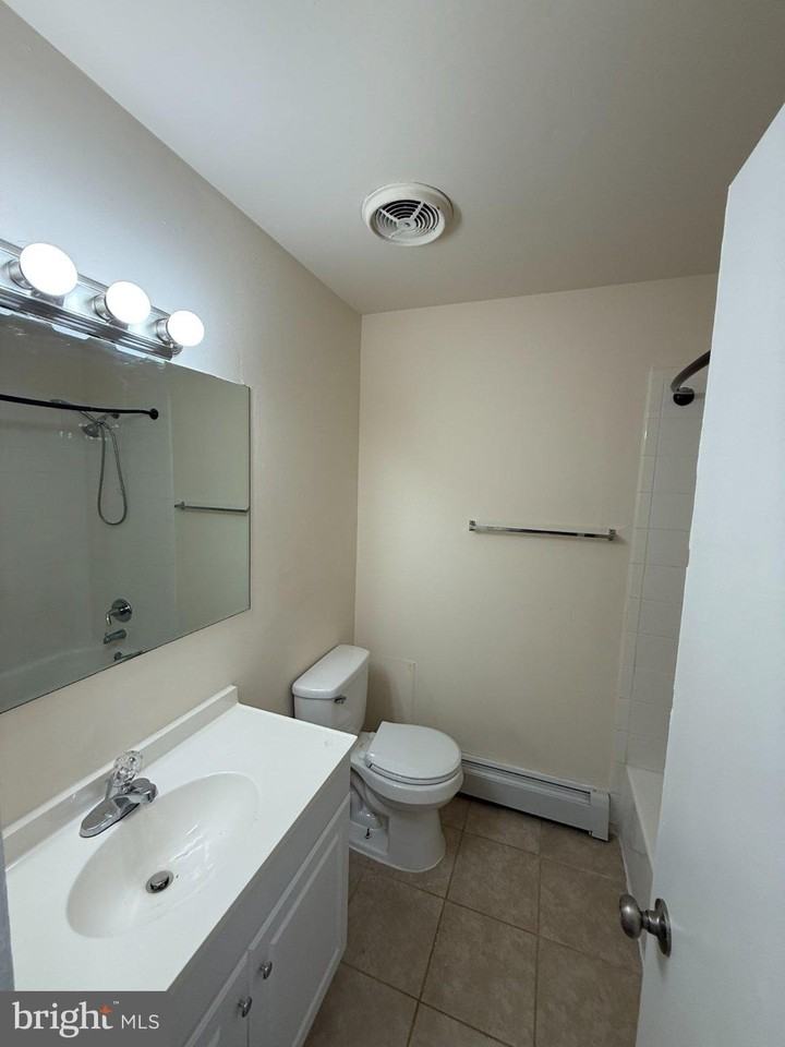 13606 Greenwood Dr - Photo 7 of 28