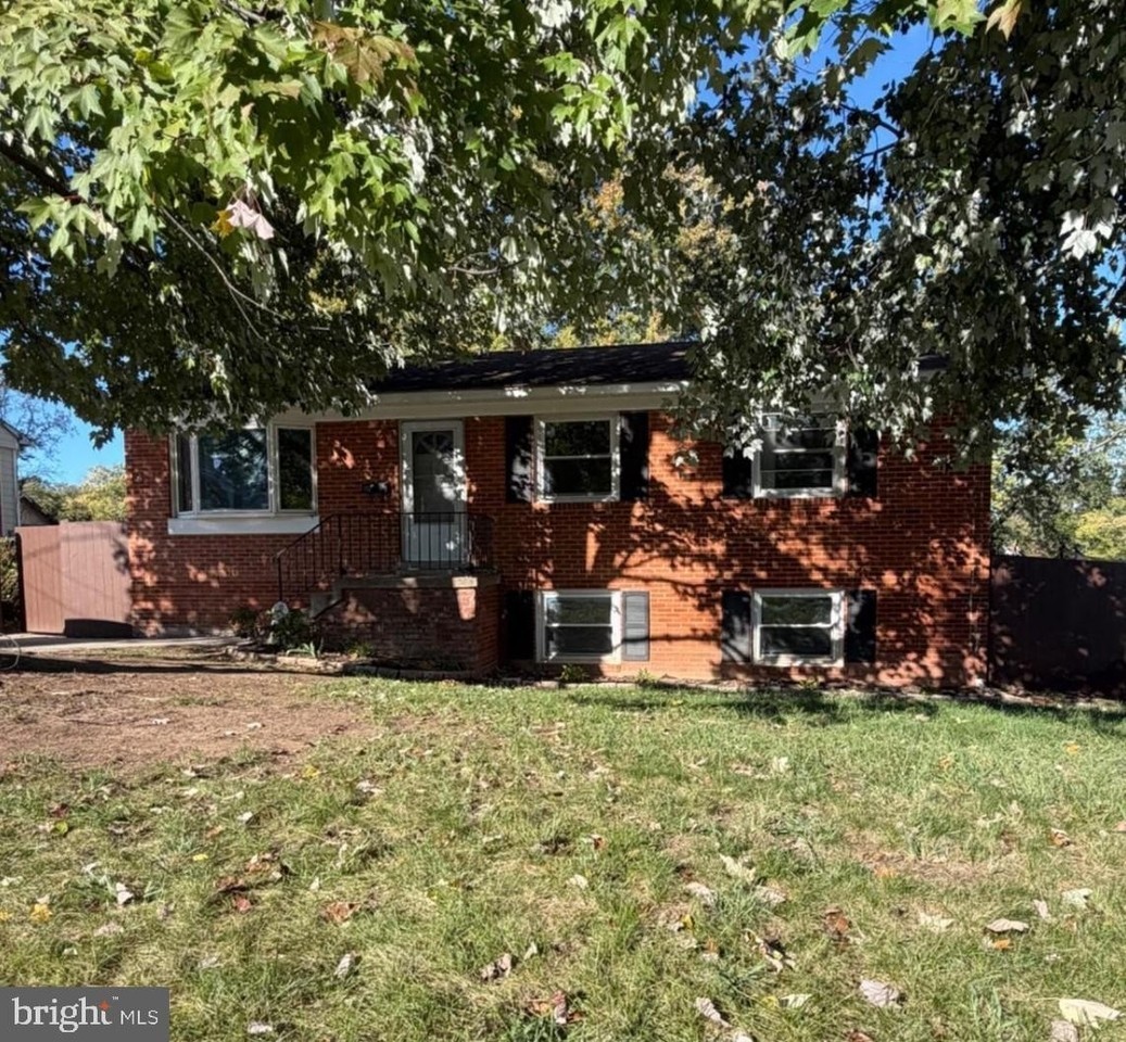 1904 Stafford St - Photo 2 of 18