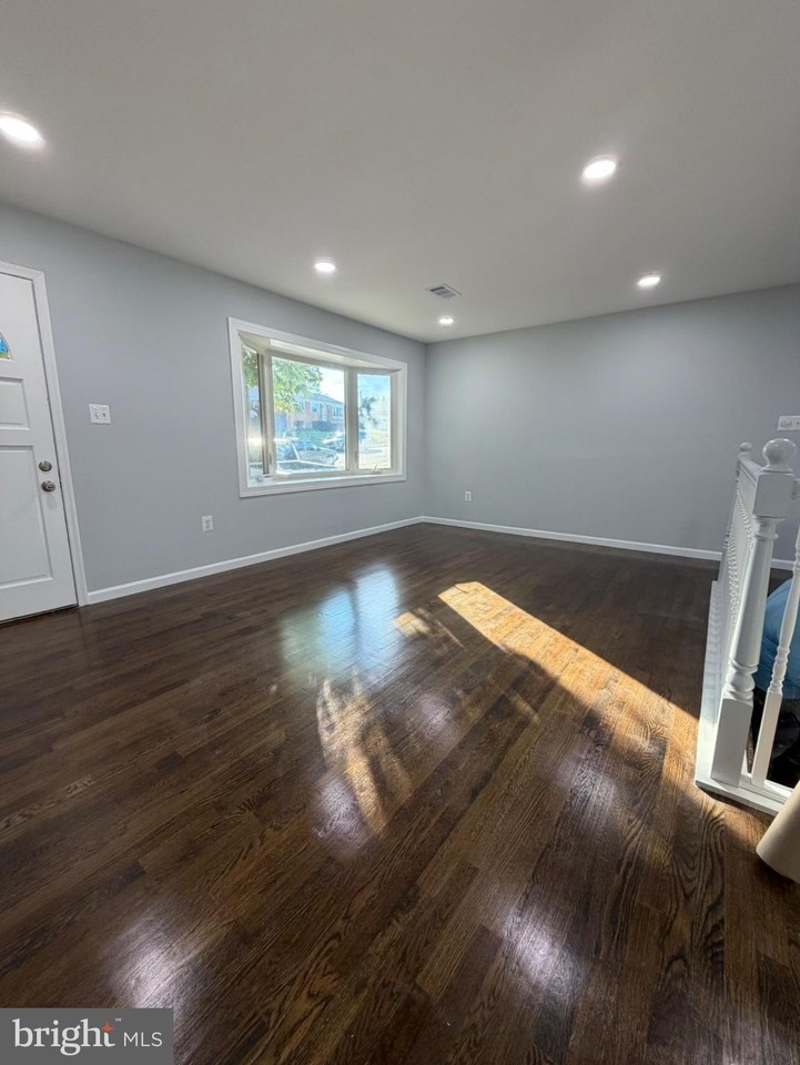 1904 Stafford St - Photo 5 of 18