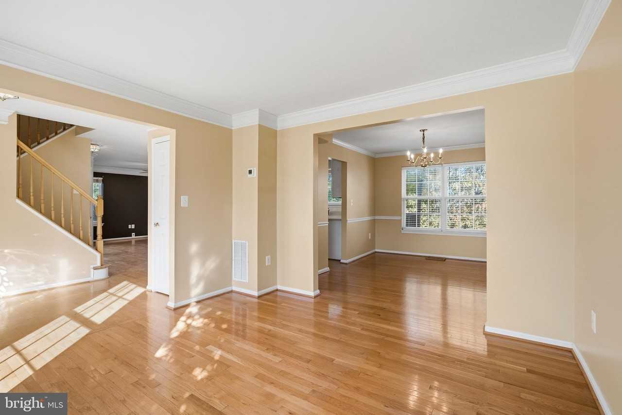 13835 Rosewood Dr - Photo 6 of 40