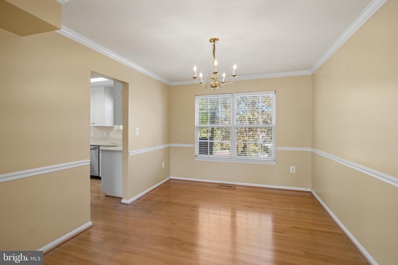 13835 Rosewood Dr - Photo 7 of 40