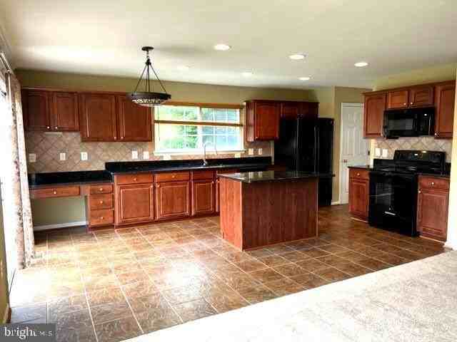 6 Fletcher Dr - Photo 7 of 33
