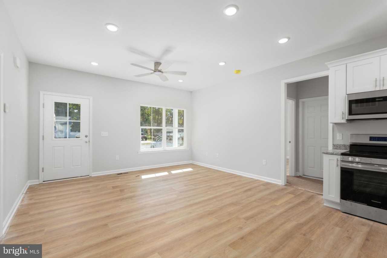 2 Monticello Dr - Photo 7 of 40