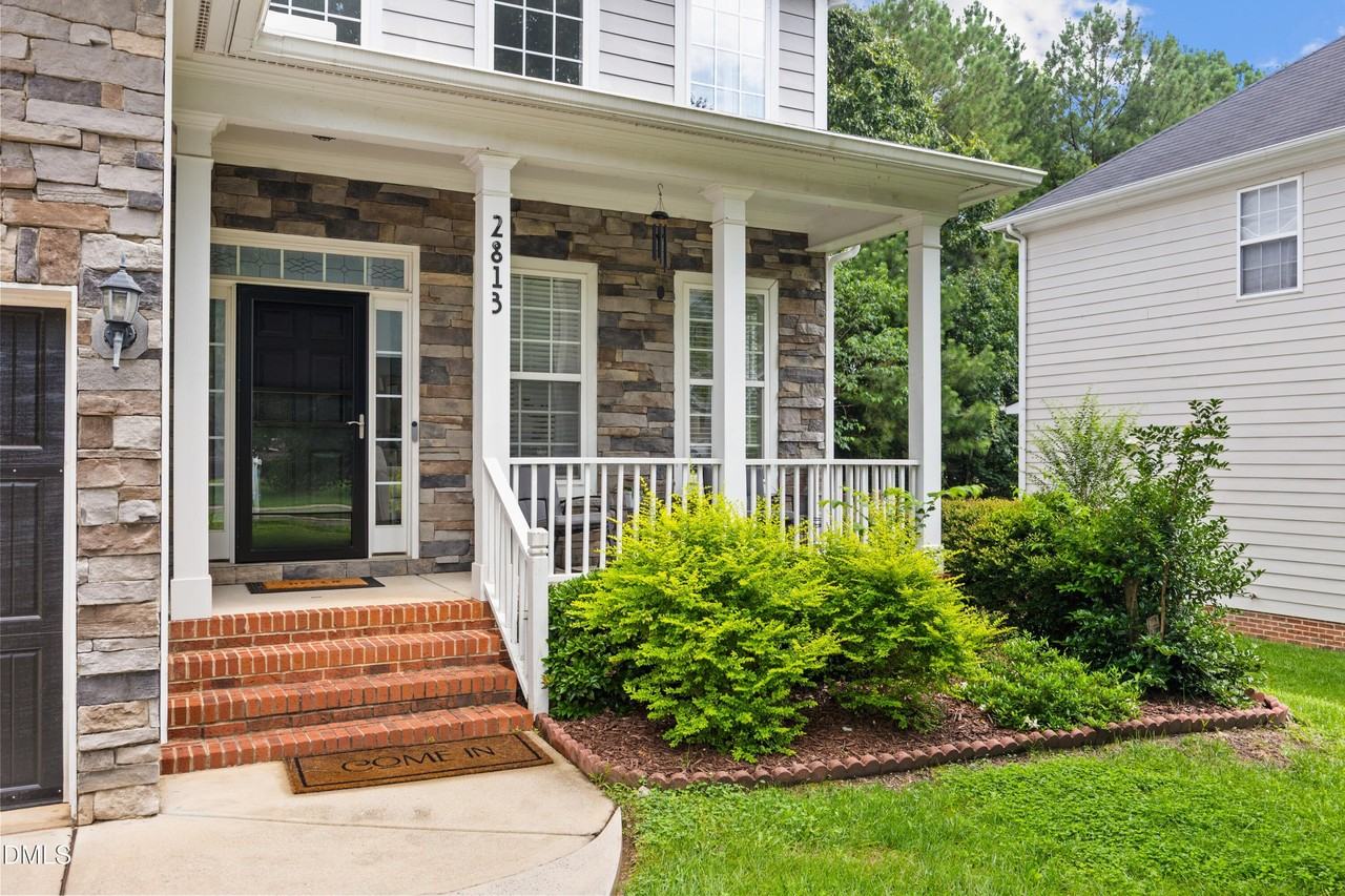 2813 Carriage Meadows Dr - Photo 2 of 50