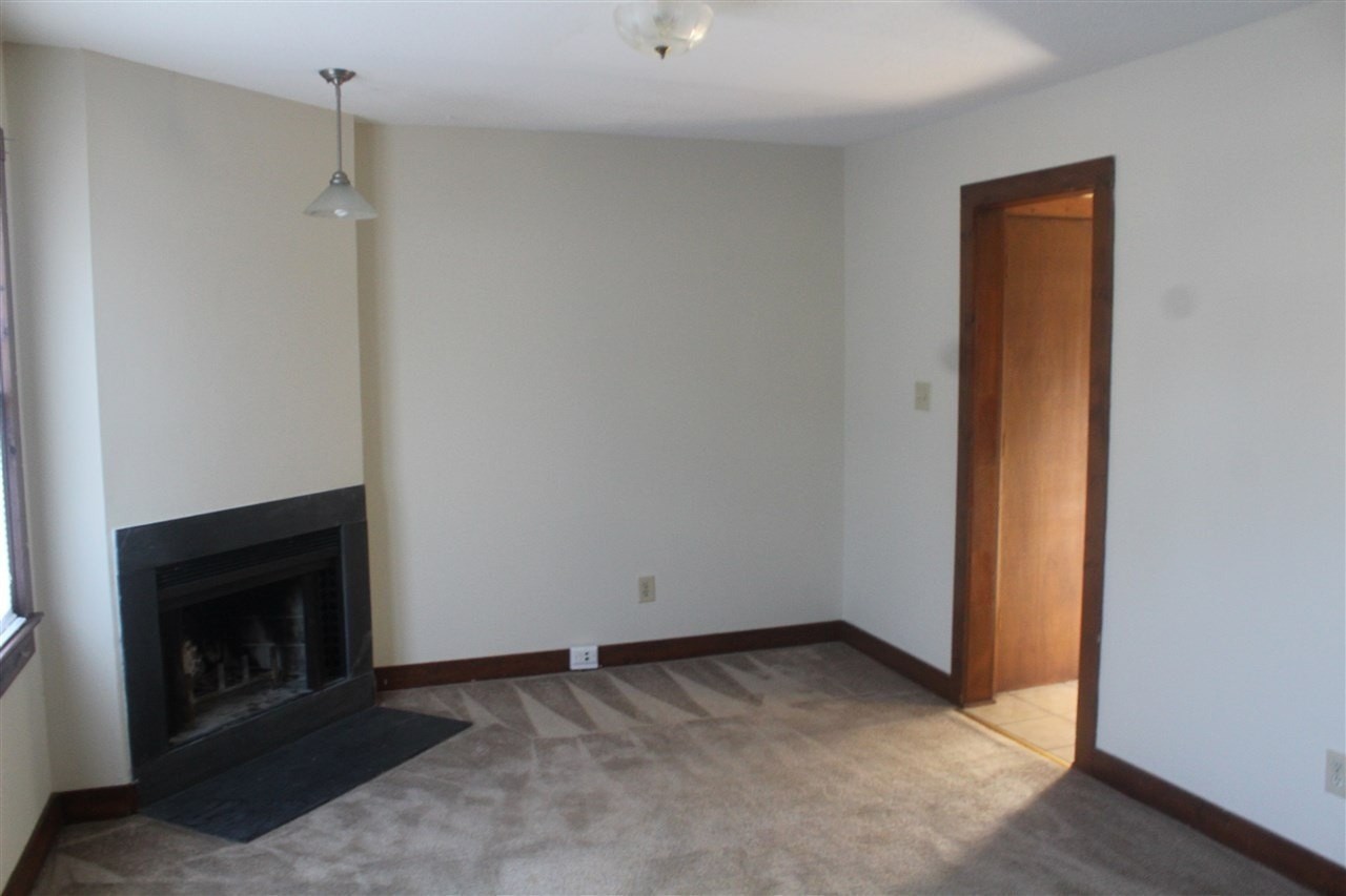 1921 Summerdale Dr - Photo 2 of 6