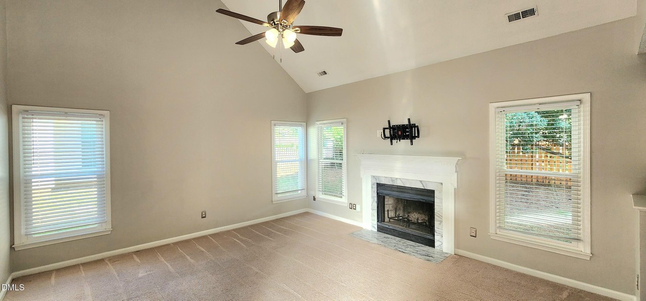 5517 Edgebury Rd - Photo 5 of 13
