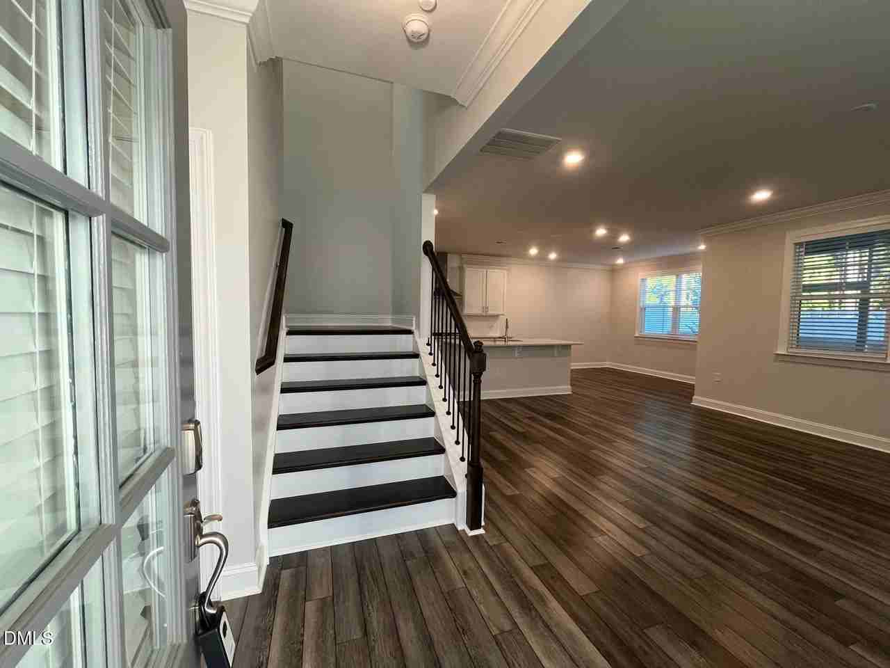 1347 Rosepine Dr - Photo 4 of 43