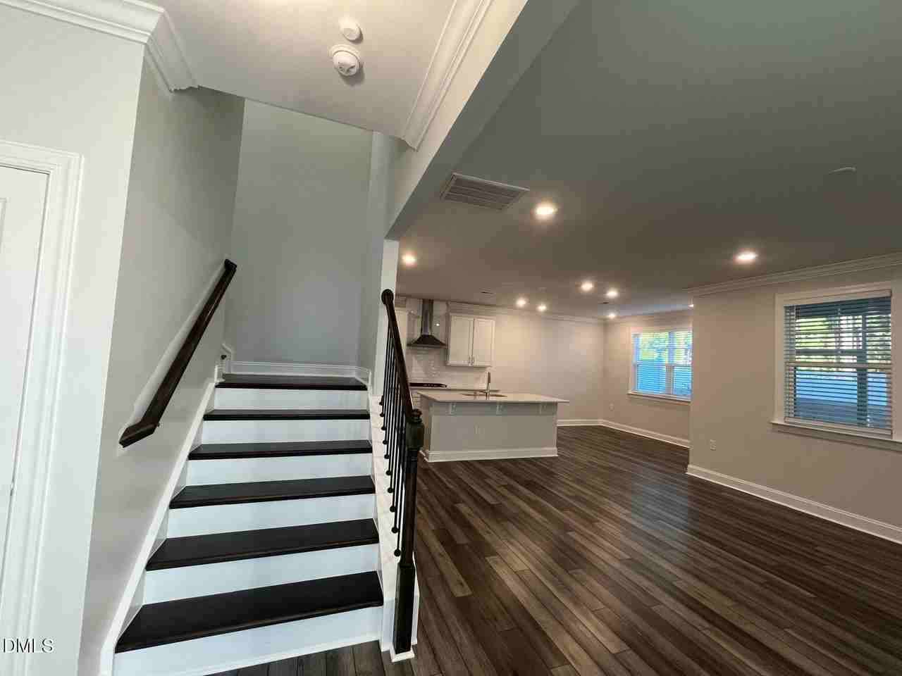 1347 Rosepine Dr - Photo 5 of 43