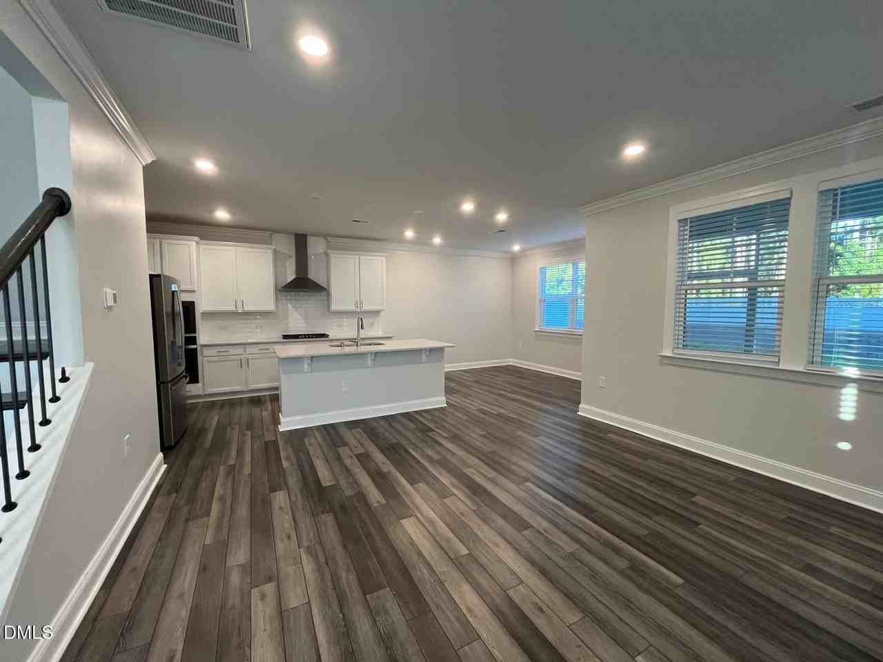 1347 Rosepine Dr - Photo 6 of 43