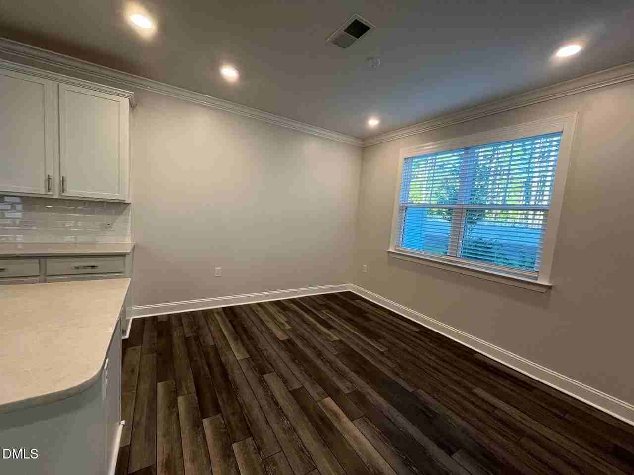 1347 Rosepine Dr - Photo 7 of 43