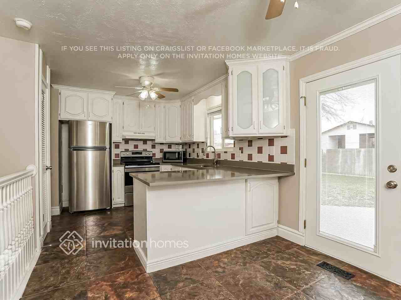 4334 S Lotus Blossom Dr - Photo 4 of 15