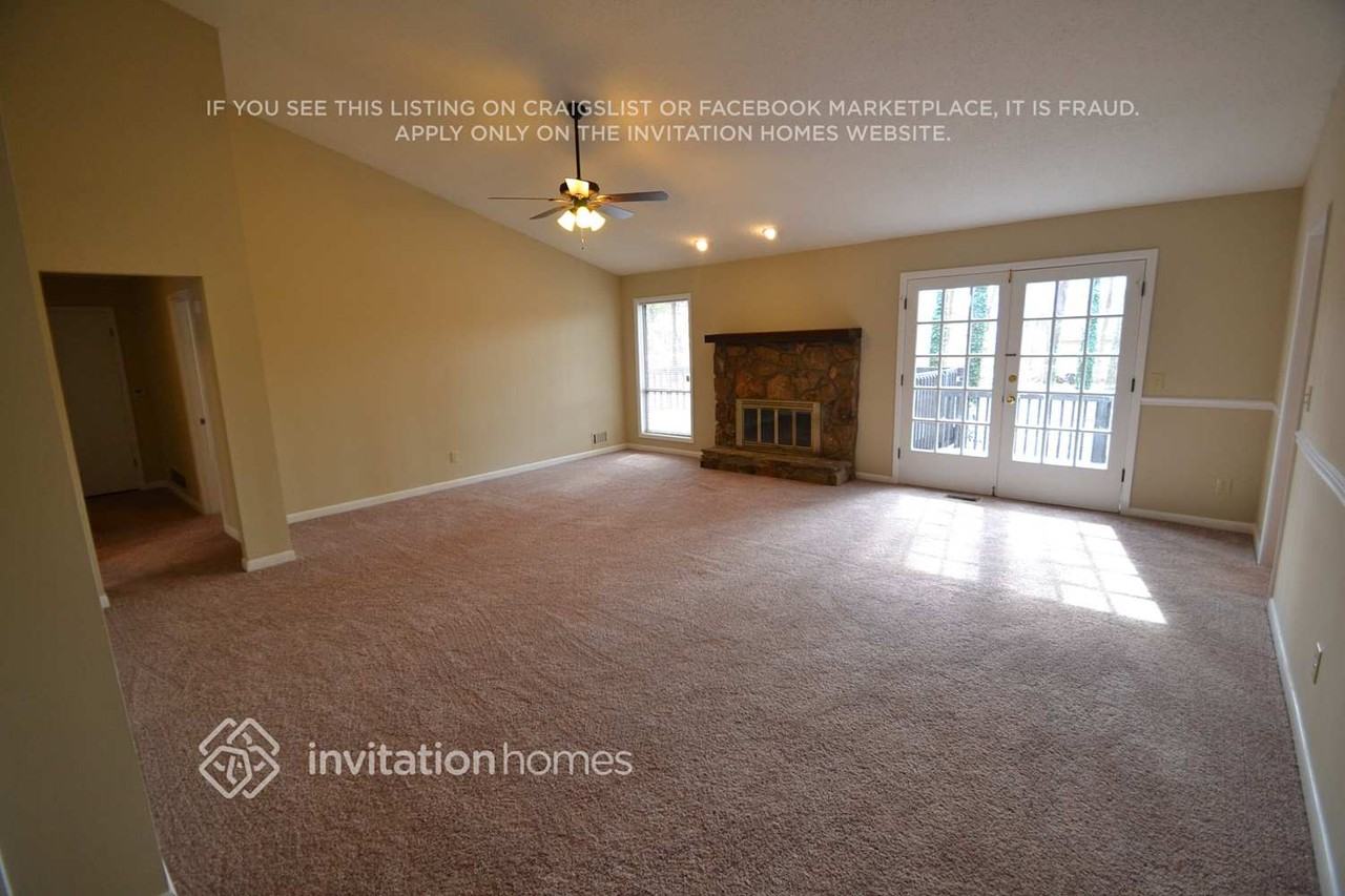 2850 Jacqueline Ln Ne - Photo 2 of 11
