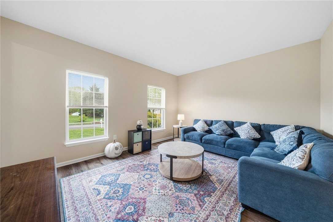 238 Gary Dr - Photo 4 of 30