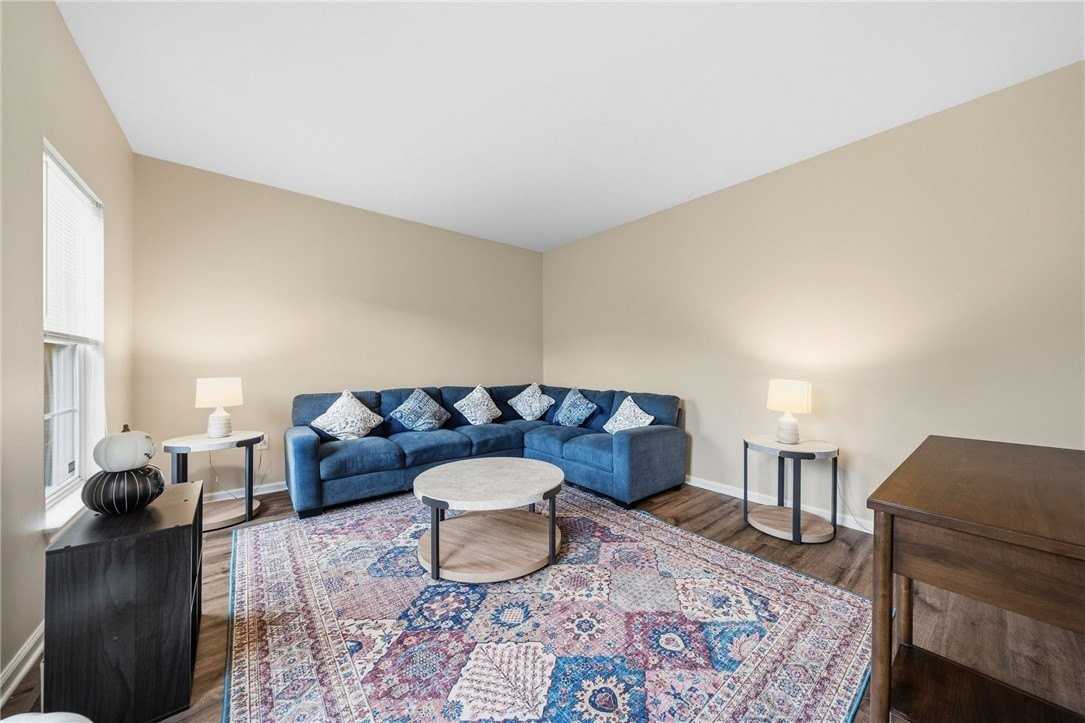 238 Gary Dr - Photo 5 of 30