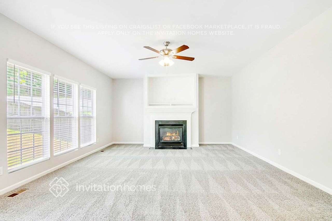8824 Kaplan Woods Way - Photo 4 of 31