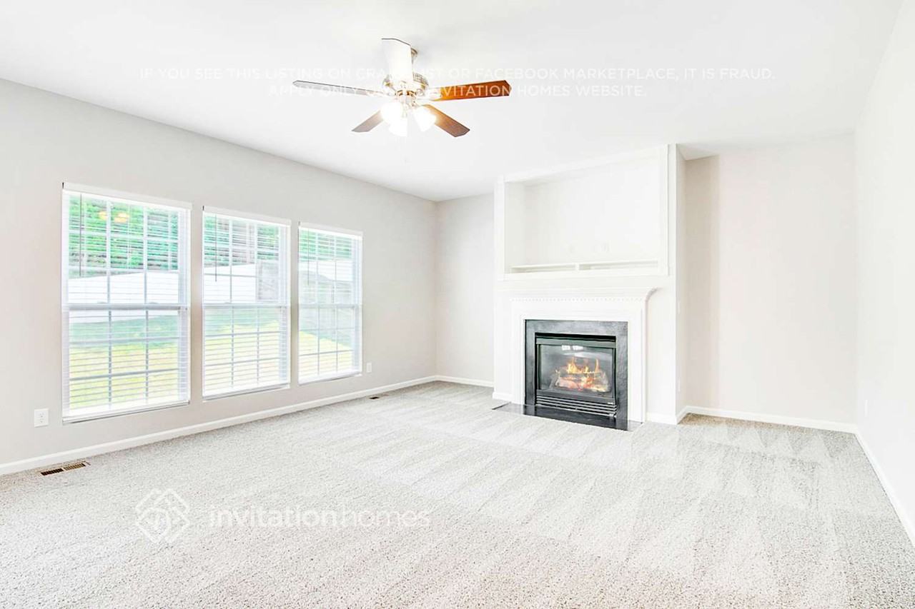 8824 Kaplan Woods Way - Photo 5 of 31
