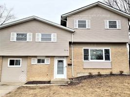 featured image of 1020 E Palatine Rd