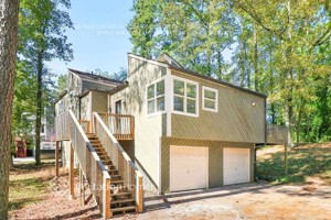 featured image of 1723 Christie Dr Ne