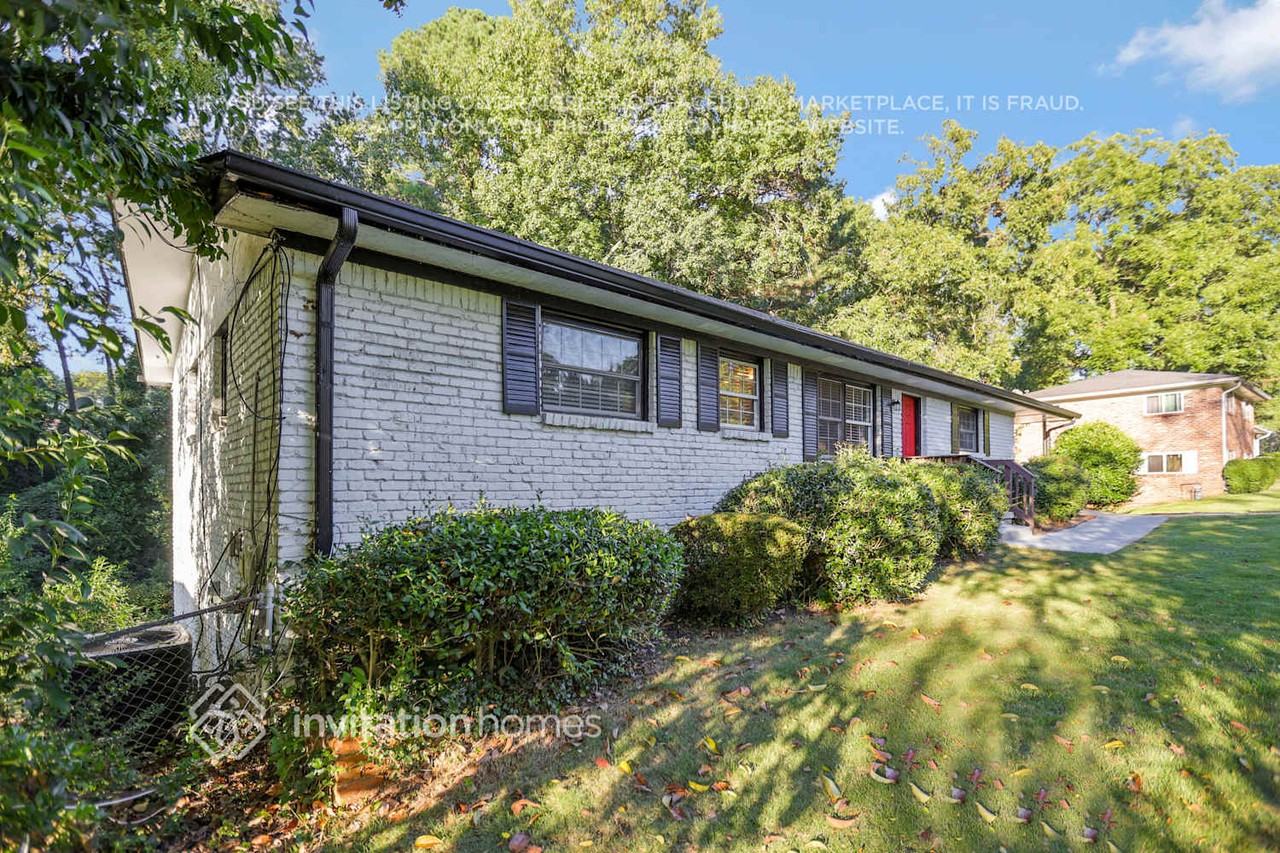 3643 Hillsborough Ln - Photo 2 of 30