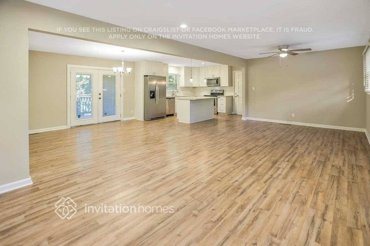 3643 Hillsborough Ln - Photo 4 of 30