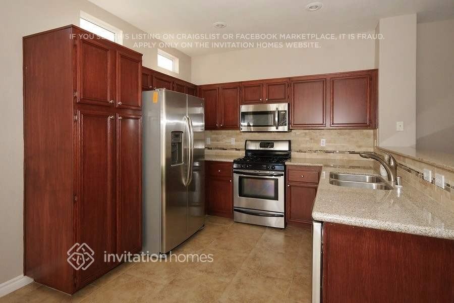 5240 Sundance Canyon Ct - Photo 3 of 9