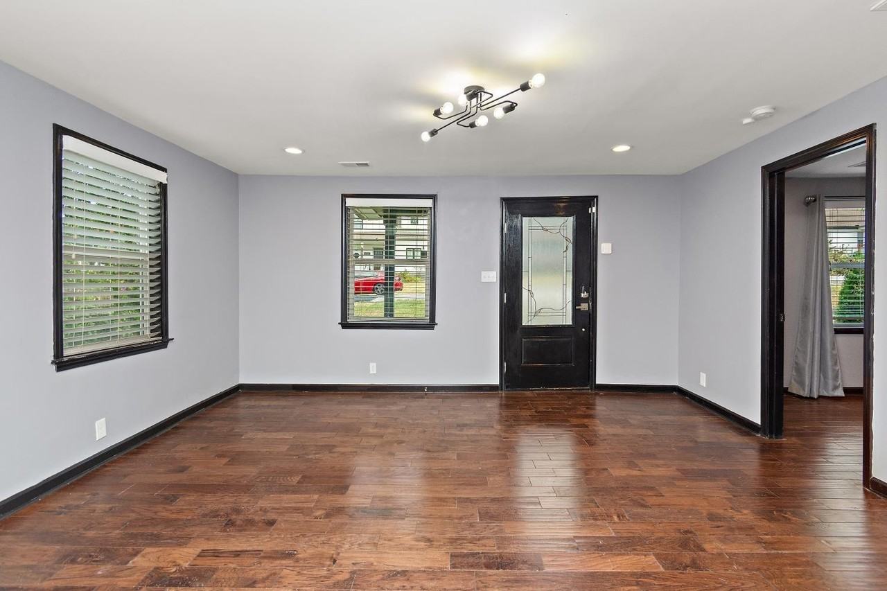 316 Edwin St - Photo 6 of 34