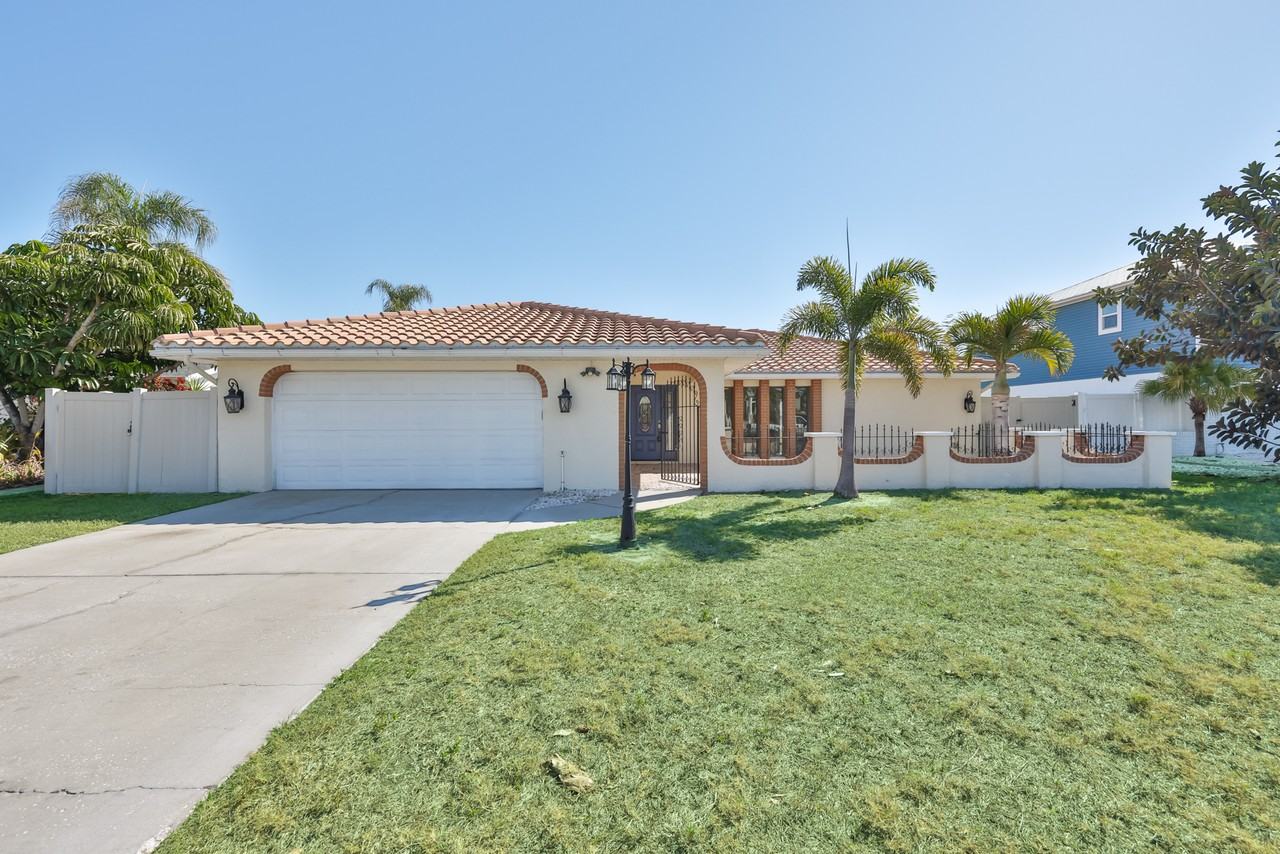 6523 King Palm Way - Photo 5 of 50