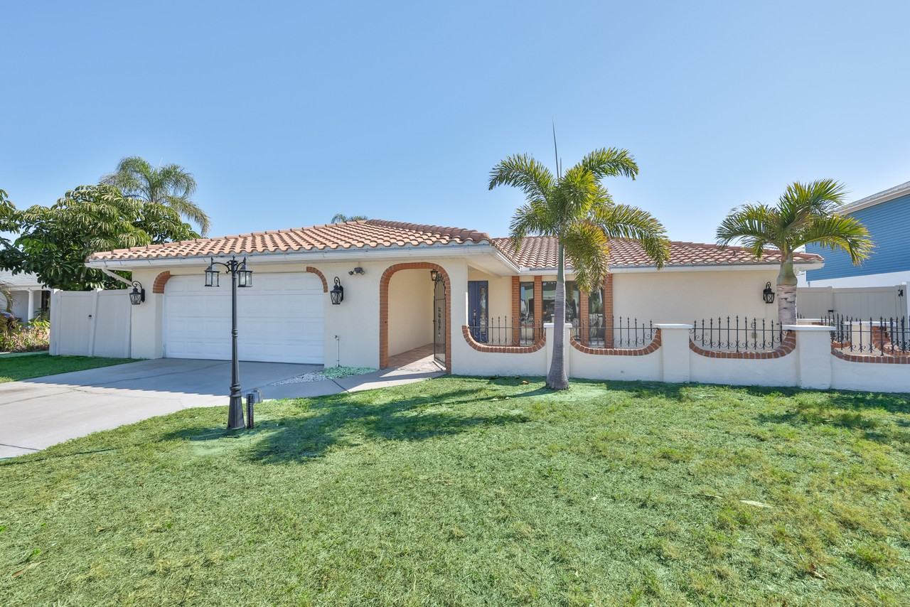 6523 King Palm Way - Photo 7 of 50