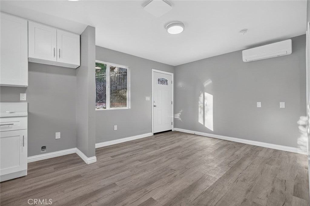3302 Crestford Dr - Photo 4 of 15