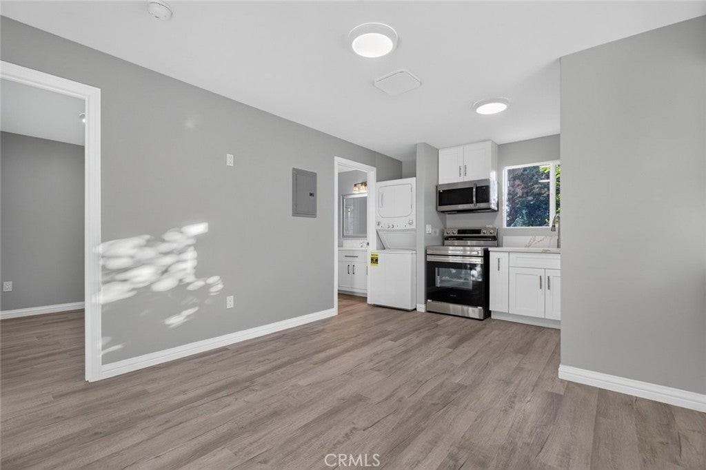 3302 Crestford Dr - Photo 5 of 15