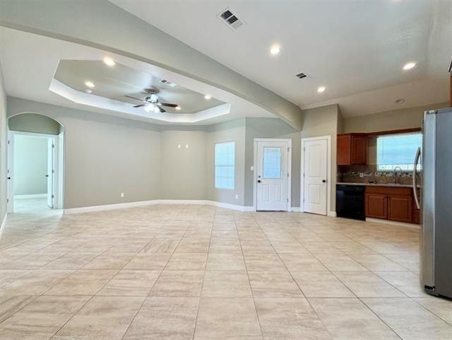 2855 Amber Ave - Photo 5 of 29
