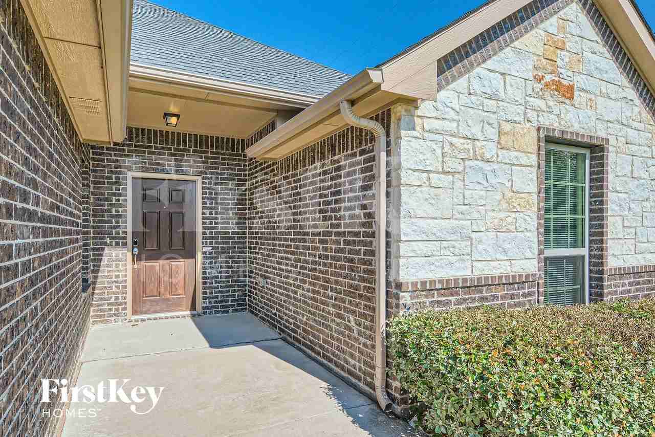 2704 Park St - Photo 3 of 28