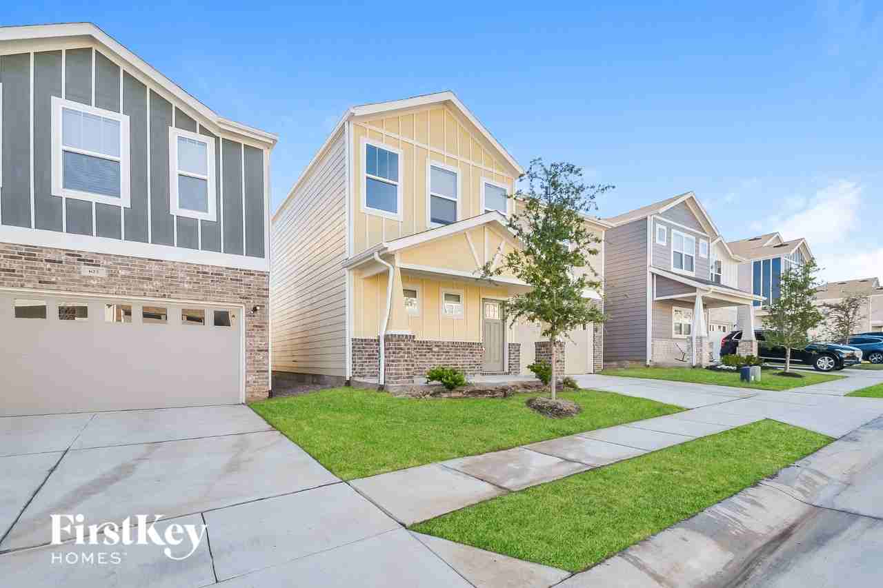 620 Sophia Way - Photo 3 of 16