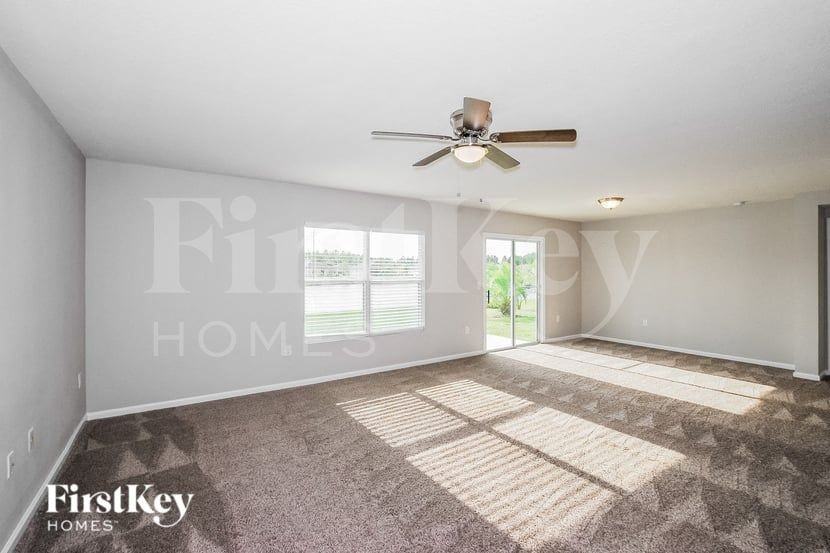 69 Green Palm Ct - Photo 3 of 15