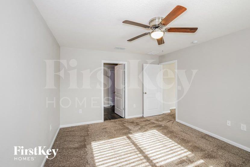 69 Green Palm Ct - Photo 7 of 15