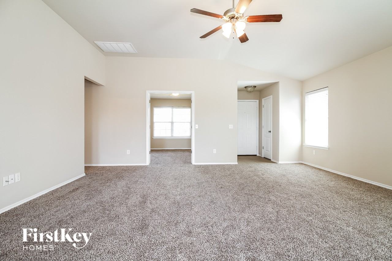 18225 Piedra Dr - Photo 2 of 15