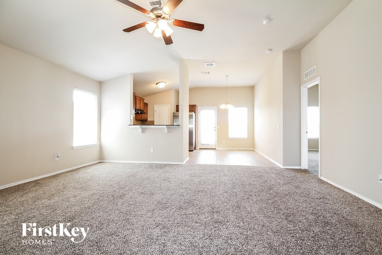 18225 Piedra Dr - Photo 3 of 15