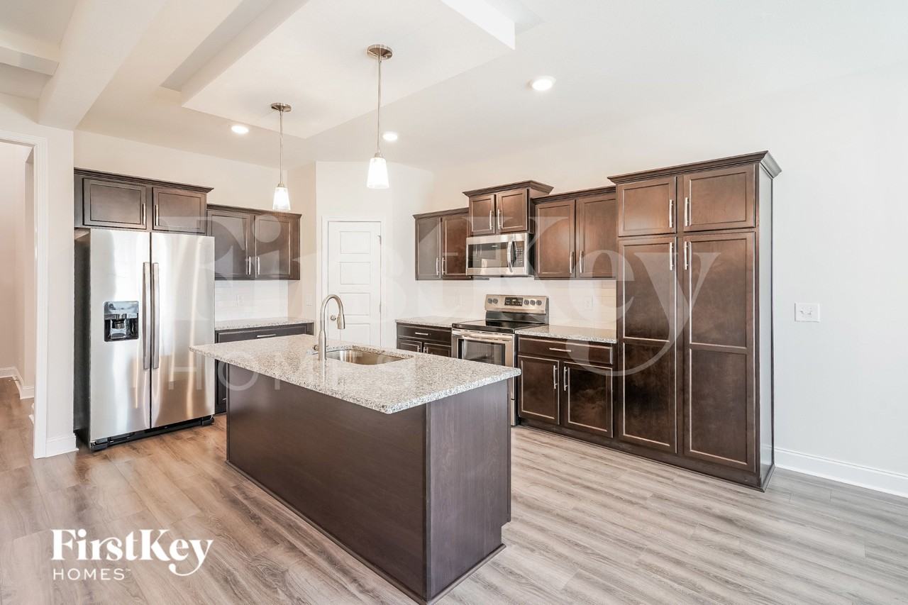 664 Alvin Rd - Photo 5 of 15