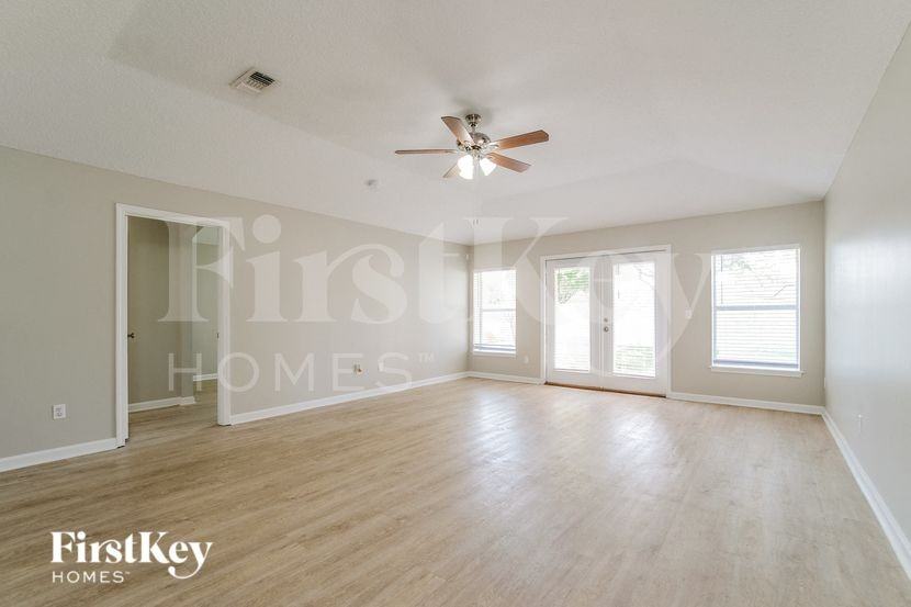 833 Oak Arbor Cir - Photo 3 of 15