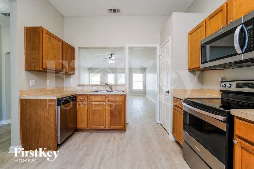 833 Oak Arbor Cir - Photo 5 of 15