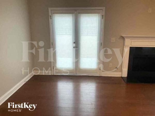 77 Pine Hill Ct - Photo 3 of 9