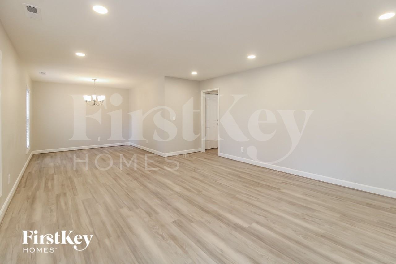 7853 Beech Forest Rd - Photo 4 of 15