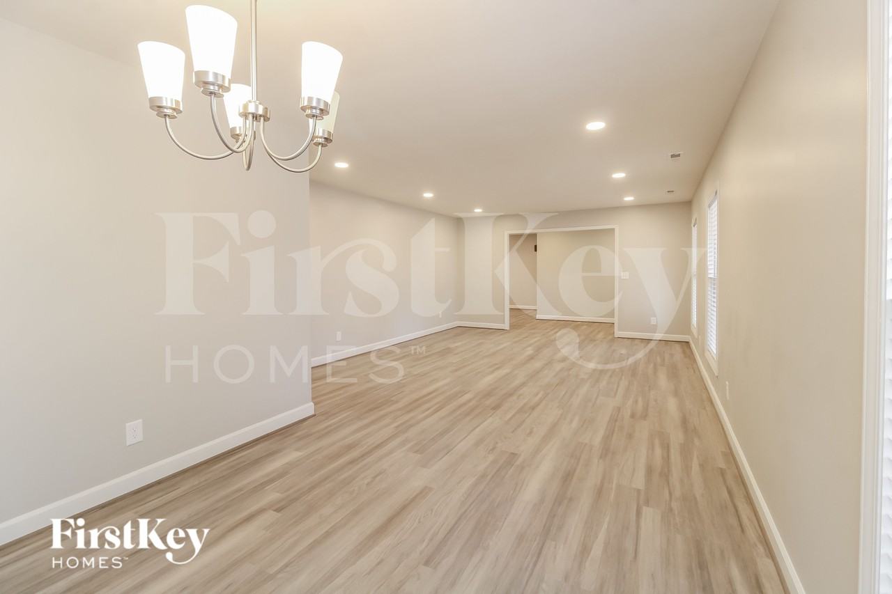 7853 Beech Forest Rd - Photo 5 of 15