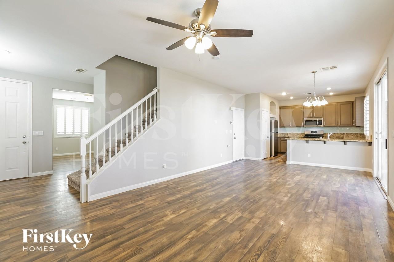 10712 Silver Pyramid Ct - Photo 4 of 19