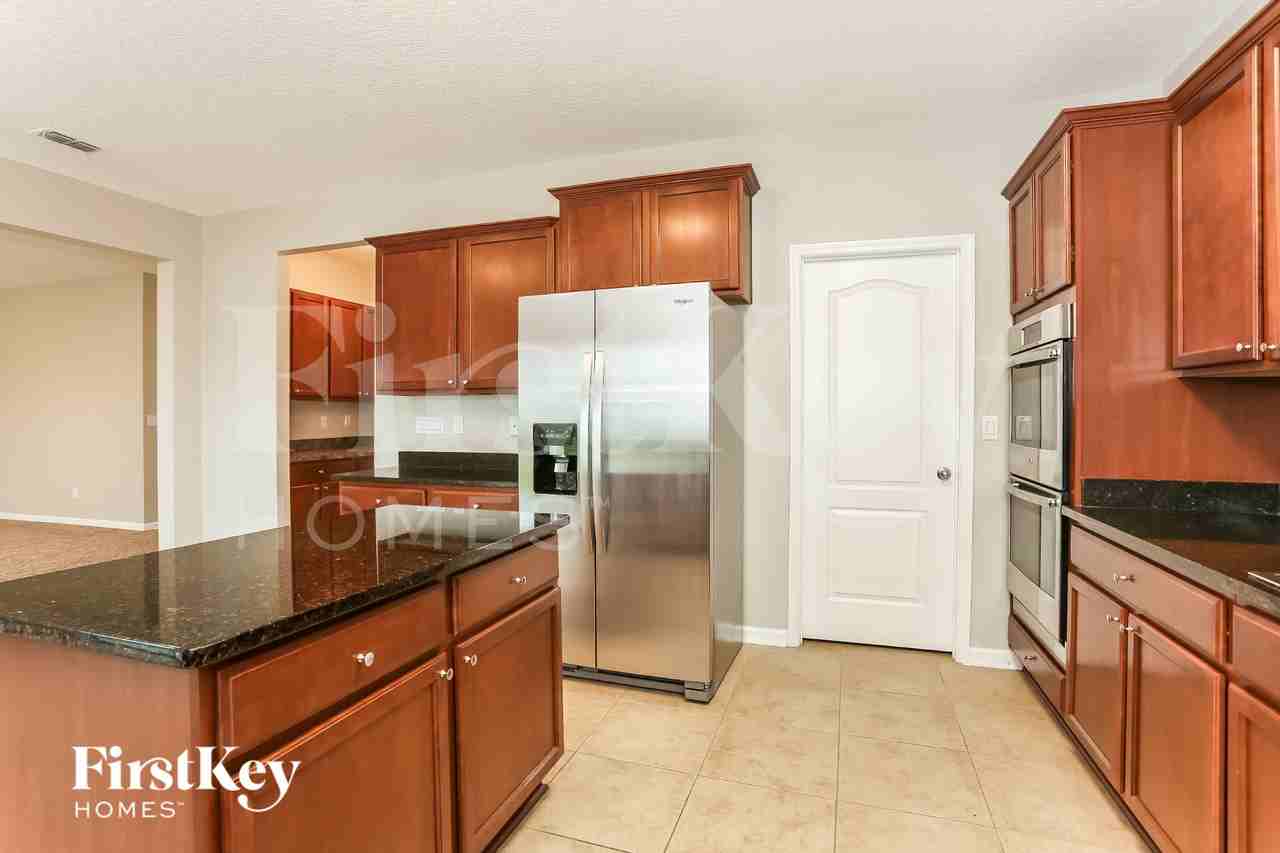 16043 Dowing Creek Dr - Photo 6 of 15