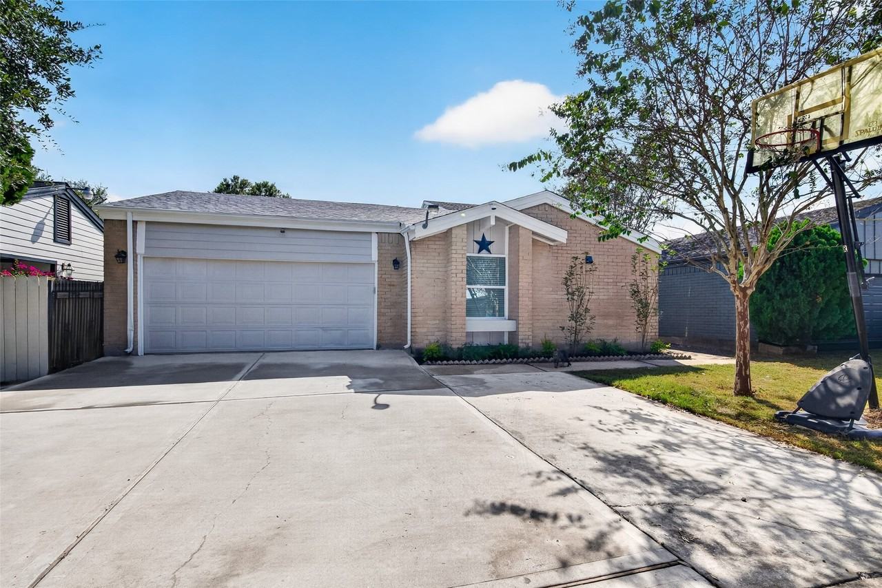 6323 Dawnridge Dr - Photo 2 of 50