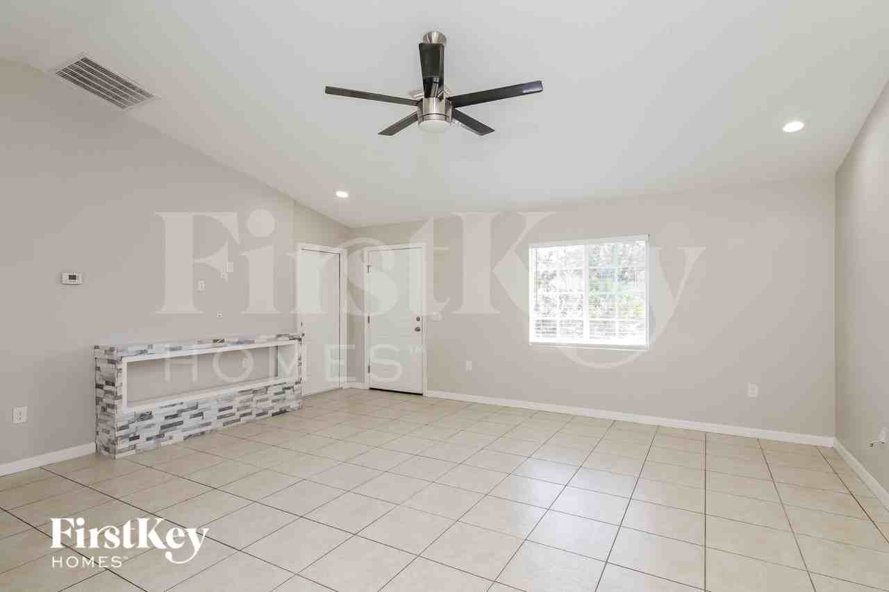 5473 Wagon Wheel Dr - Photo 2 of 15