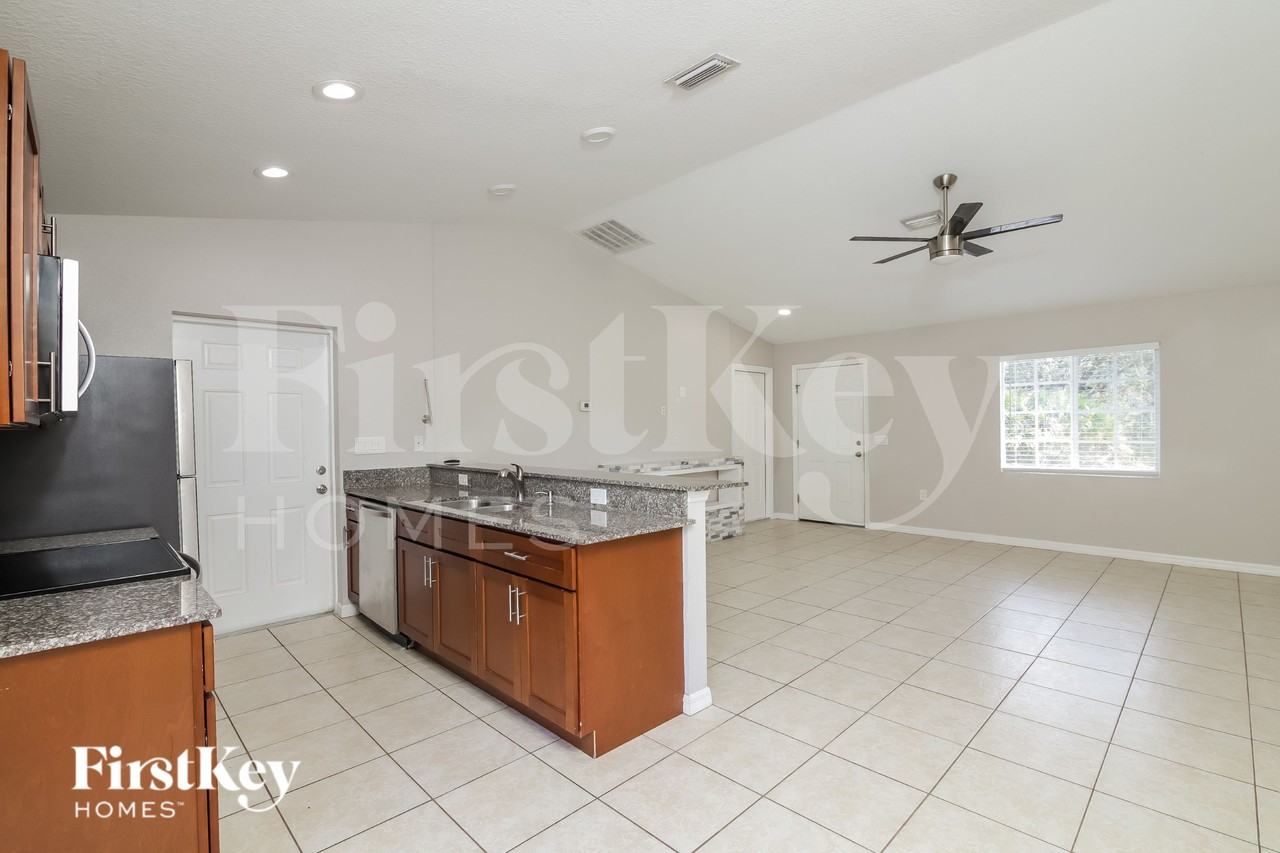 5473 Wagon Wheel Dr - Photo 5 of 15